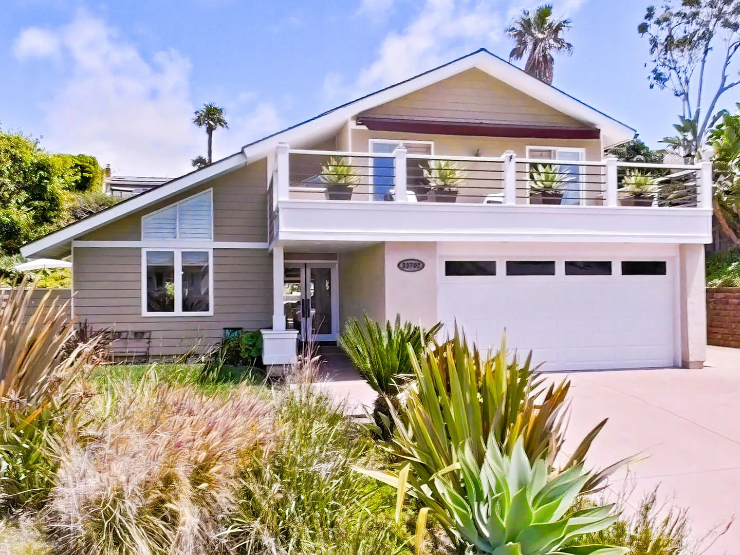 Long / Short Term Furnished Rental - Resort-Style 3 Bedroom Home With Casita — Photo 1