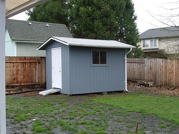 5th image of 10209 NE 85th Cir