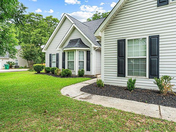 3rd image of 111 Grove Ln