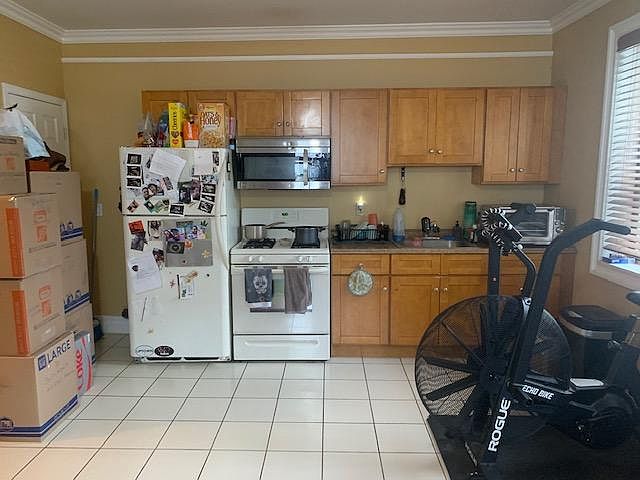 2nd image of 128 Montgomery St #S