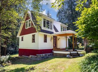 6121 Golf Course Rd, Sechelt, BC V7Z 0R2