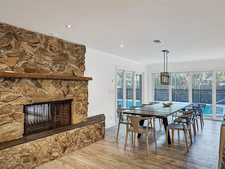 2120 SW 28th Way — Photo 19