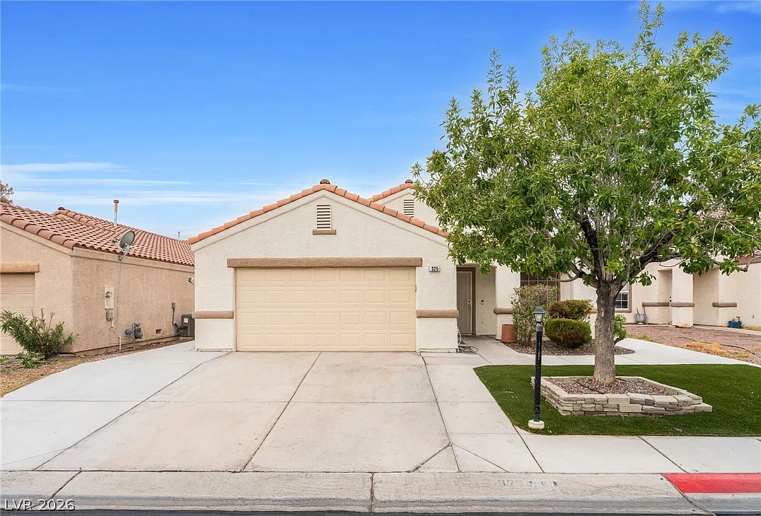 3 bed, 2.0 bath, 1484 sqft, $1,875 — Photo 1