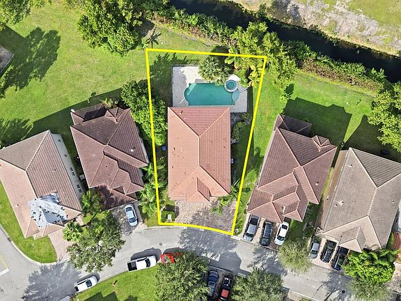 2nd image of 1085 Center Stone Lane