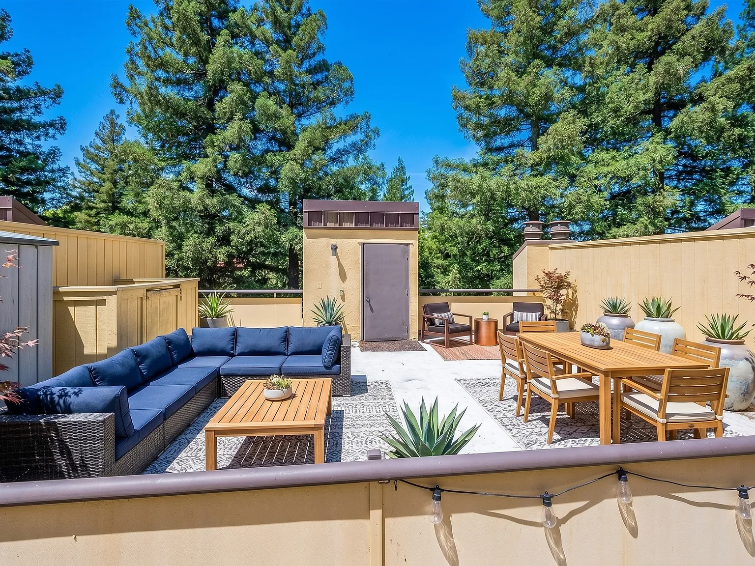 3 bed, 1948 sqft, $3,495 — Photo 1