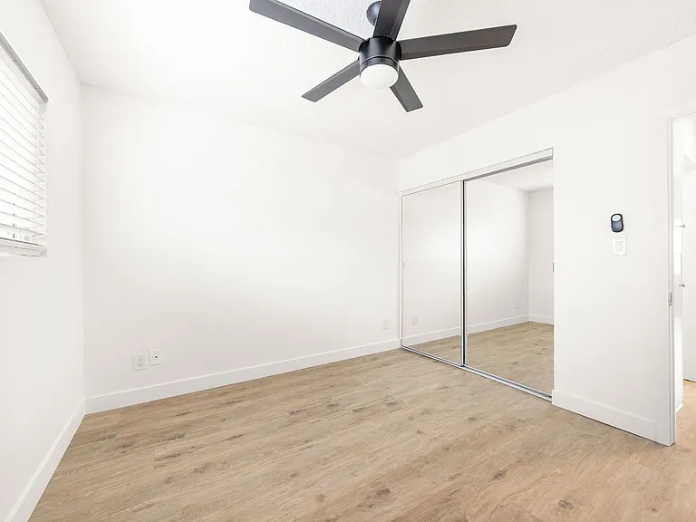 5330 Corteen Pl — Photo 20