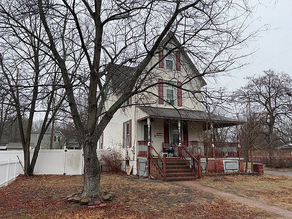 3rd image of 436 Walnut Ave