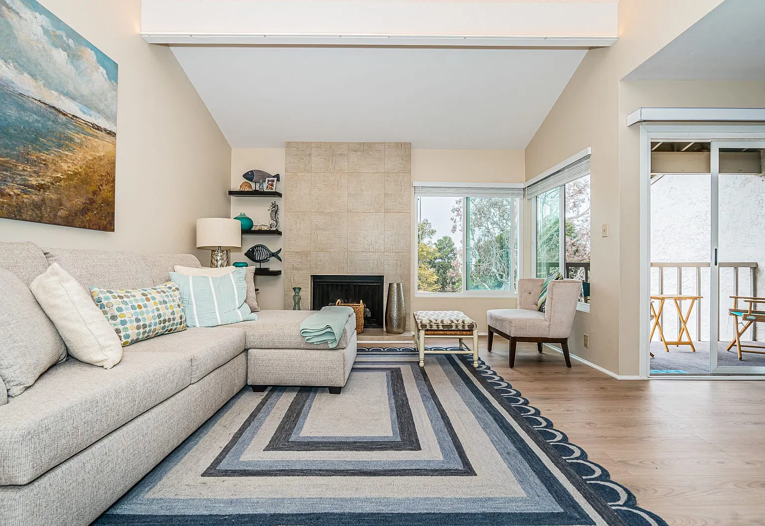 2 bed, 1027 sqft, $5,795 — Photo 3