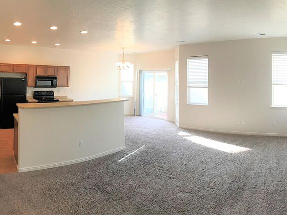 3rd image of 4951 W Mimosa St