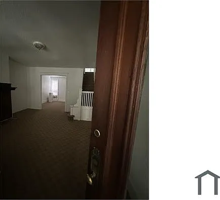 5 bed, 1900 sqft, $2,400 — Photo 2