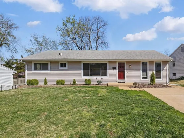 7451 Rockwood Dr, Saint Louis, MO 63123