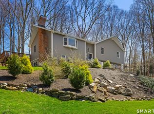 262 Ivy Hill Rd, Ridgefield, CT 06877
