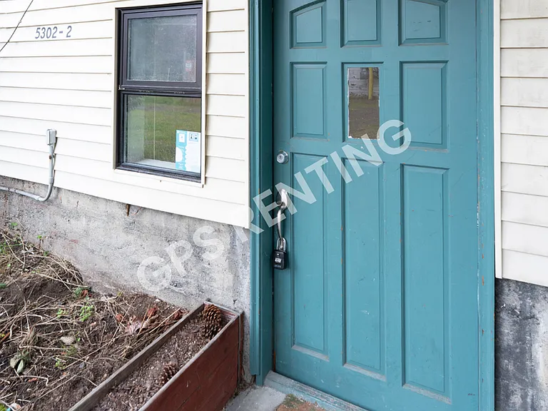 5302 9th Ave NE #2 — Photo 1