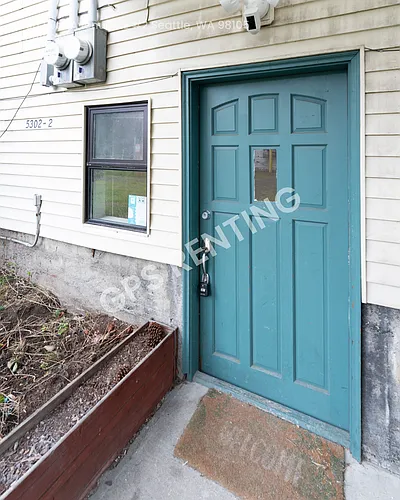 5302 9th Ave NE #2 Photo 1