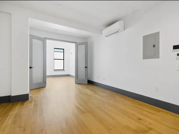 23 Menahan Street image 2 of 10