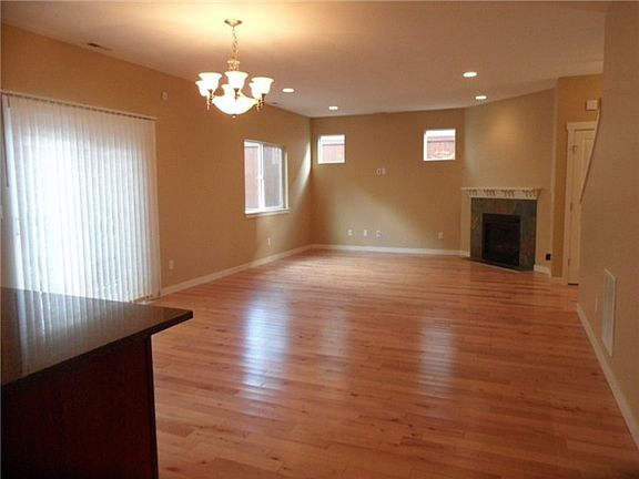 5th image of 8520 81st Dr NE