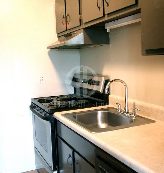 2nd image of 1200 18th St S