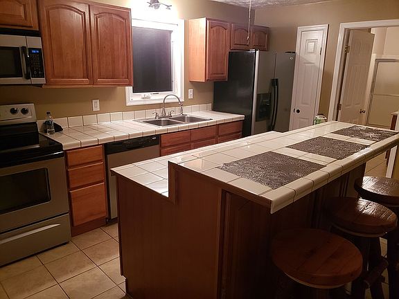 3rd image of 218 High St