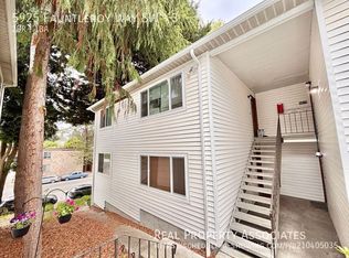 5925 Fauntleroy Way SW APT 3, Seattle, WA 98136