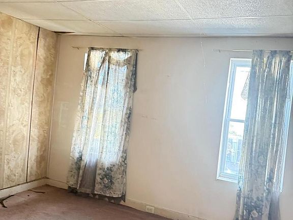 4th image of 1943 Lauretta Ave