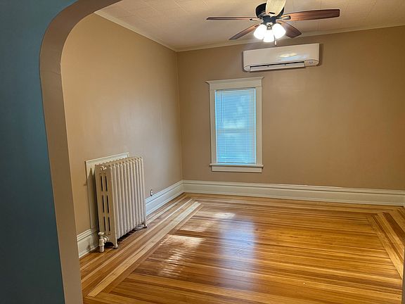3rd image of 69 Hill St