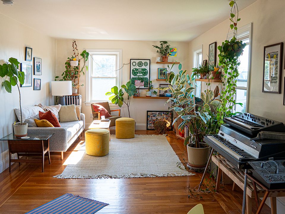 1st image of 165 Wentworth Ave APT 3E