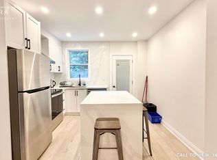 36 Tennis Cres #1, Toronto, ON M4K 1J3