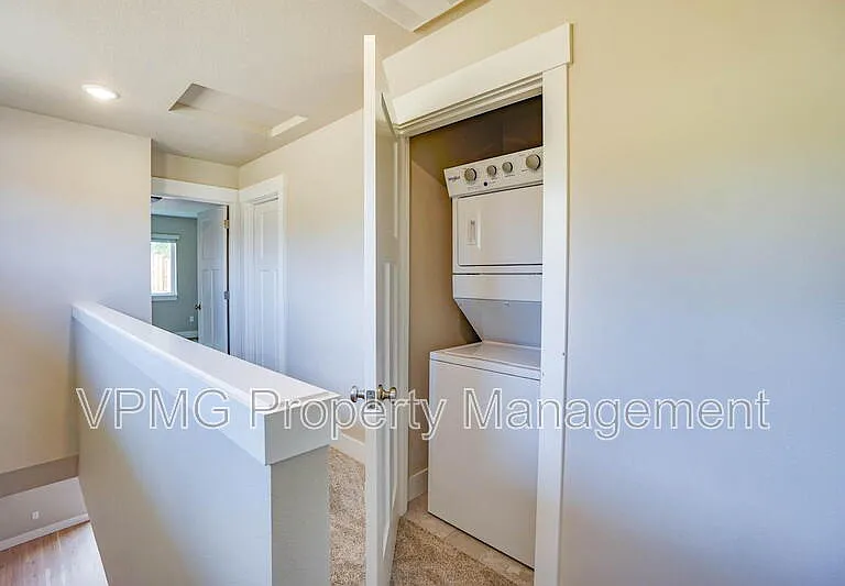 2347 E Otter Loop #A — Photo 10