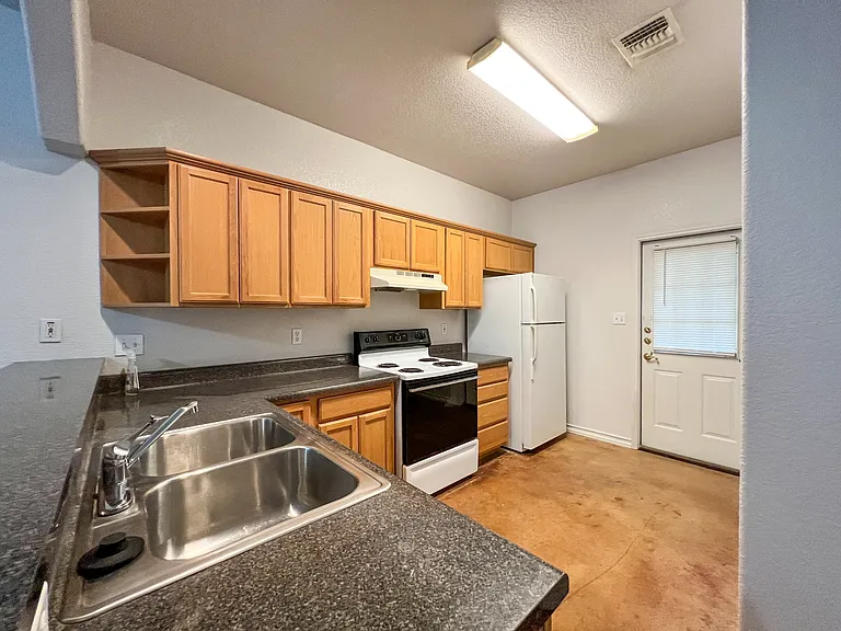 1080 Rainbow Dr #3 — Photo 7