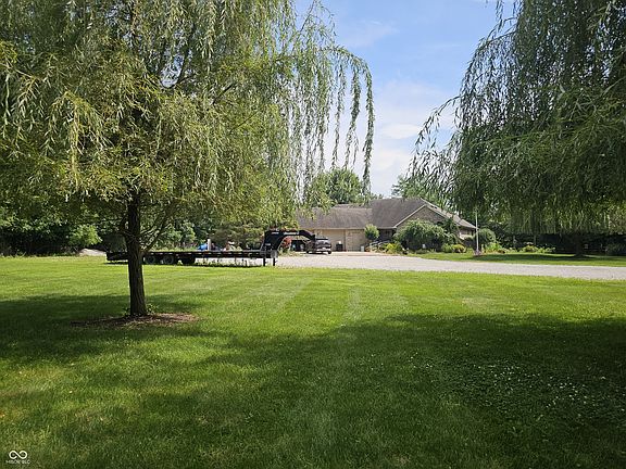 3rd image of 105 W County Road 900 N