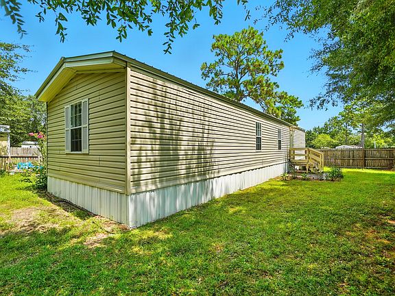 3rd image of 136 Wren Dr