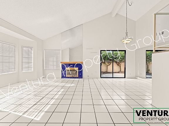 5th image of 403 Las Palomas Dr