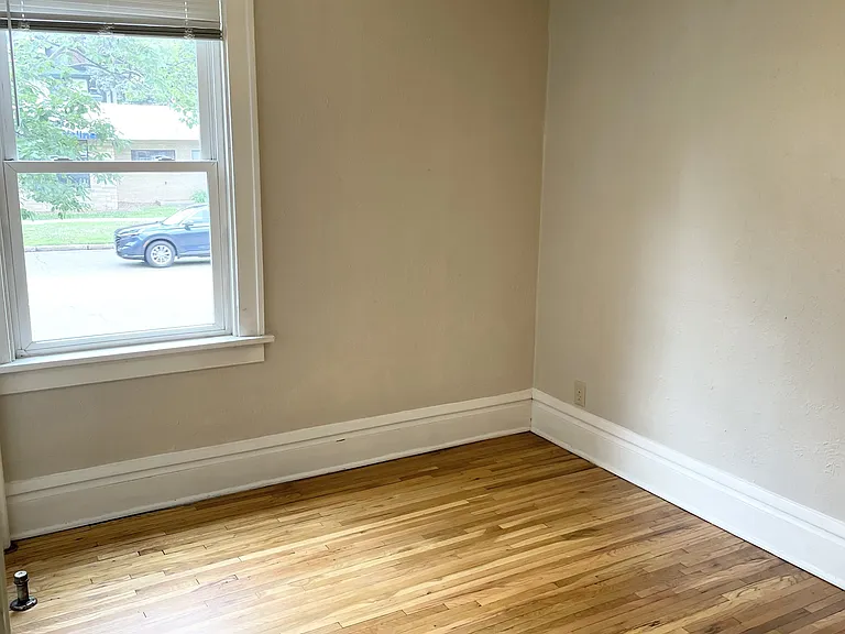 1576 Portland Apartments — Photo 10