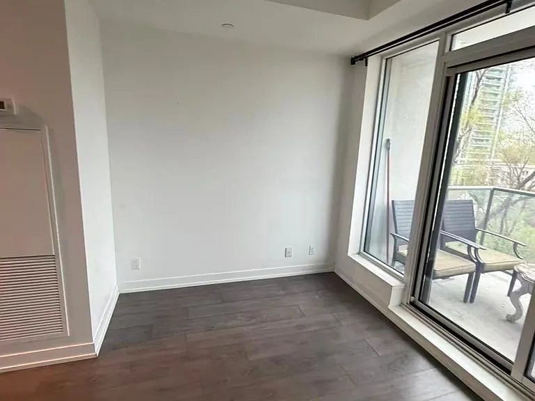 28 Avondale Ave #503 — Photo 5