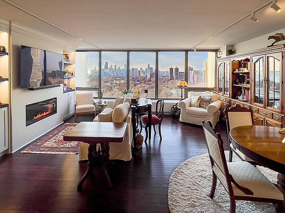 2nd image of 2800 N Lake Shore Dr APT 1908
