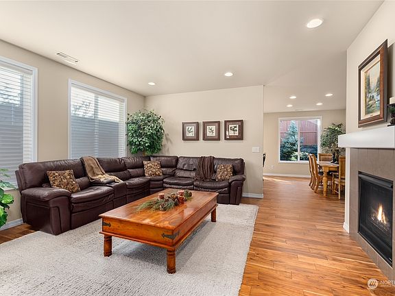 5th image of 8215 Mossy Rock Avenue NE