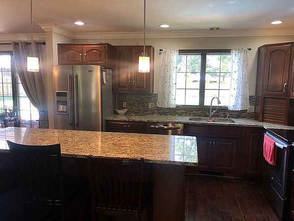 4th image of 2316 Foxbury Ln