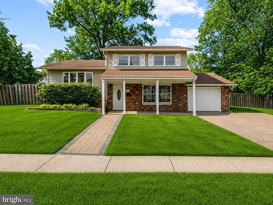 1st image of 37 Bryant Dr