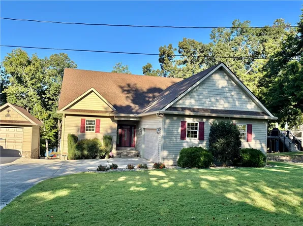 173 Hudgins Lake Rd, Townville, SC 29689