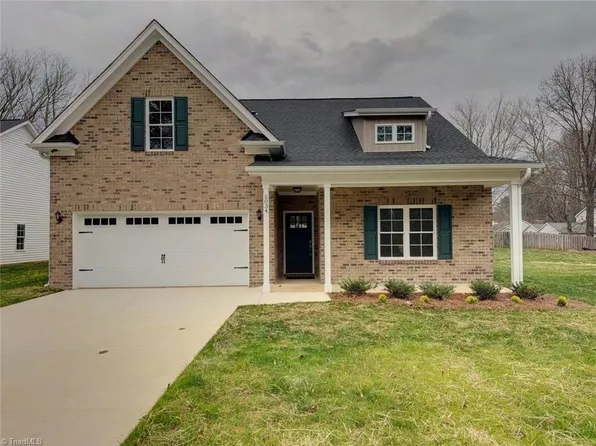 5034 Whitewood Ln, Winston Salem, NC 27104