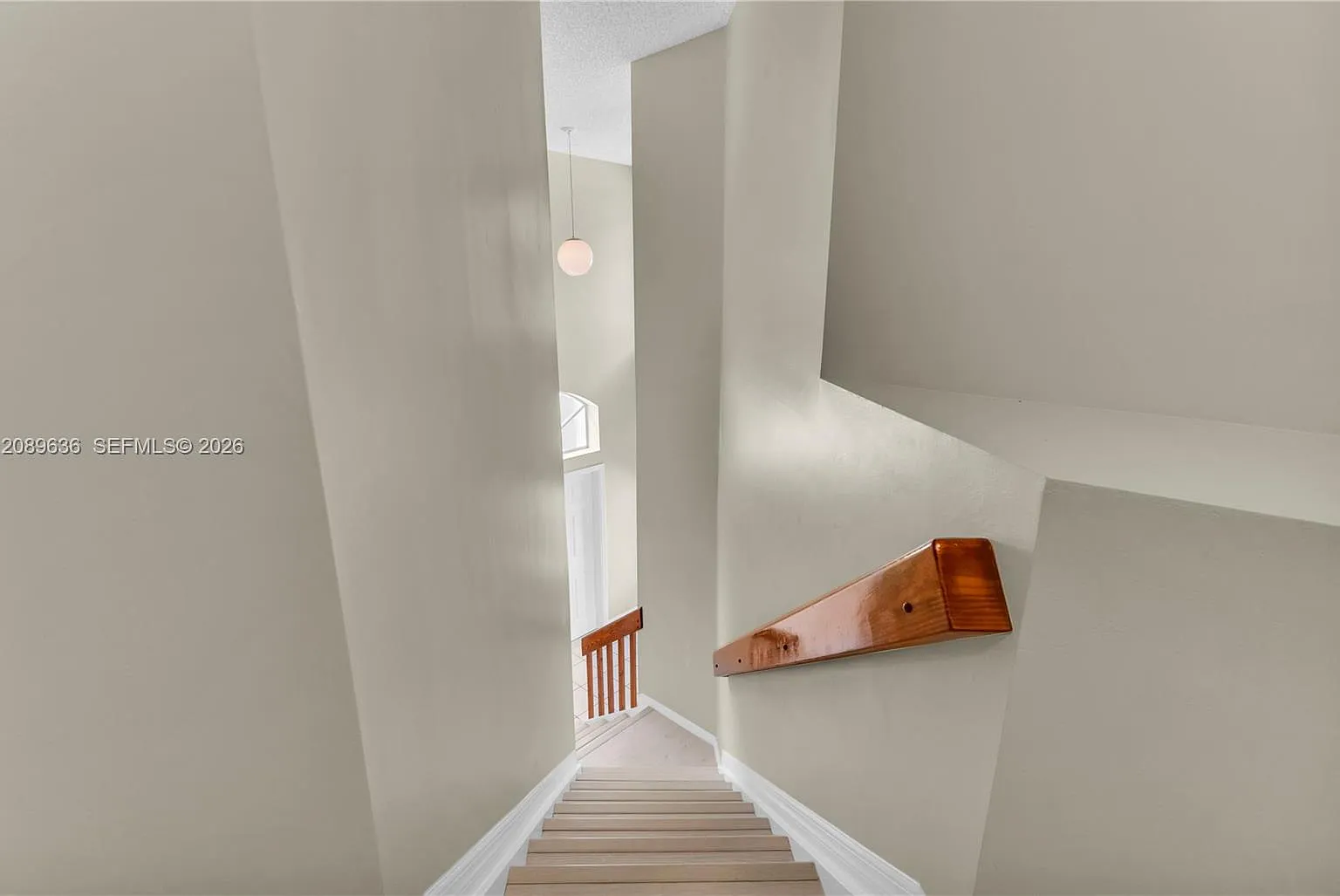 4 bed, 2.5 bath, 1934 sqft, $4,300 — Photo 3