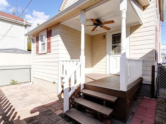 4th image of 242 Pope St