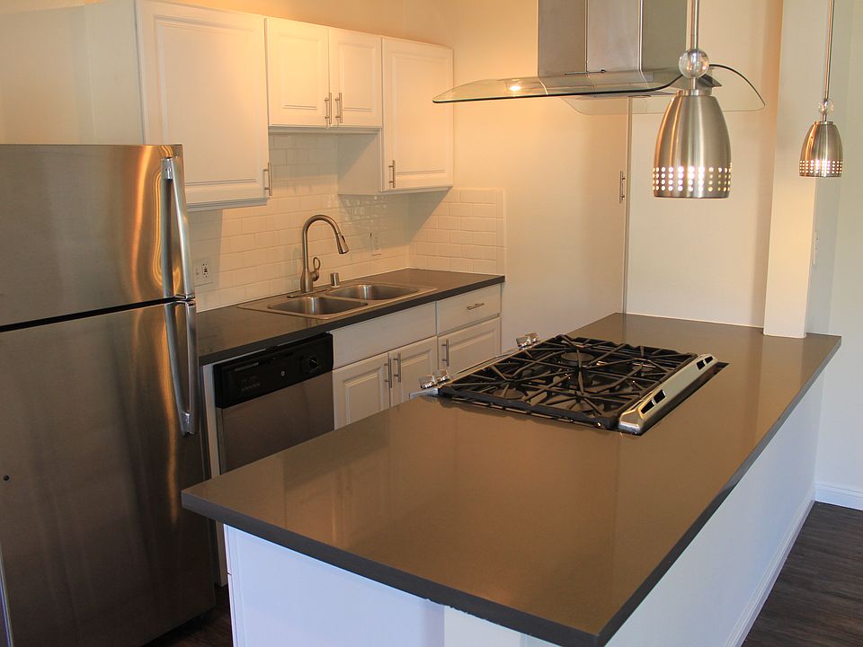 1st image of 937 Cole Ave APT 2