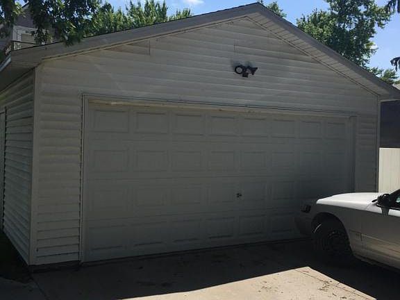 4th image of 3012 H Ave