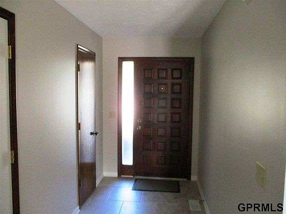 4th image of 5826 Valley Cir