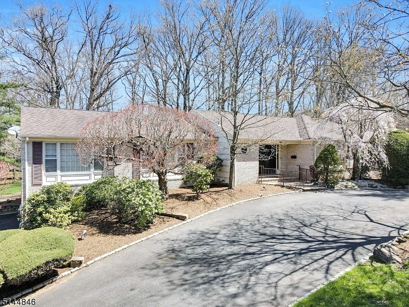 24 Hearthstone Ter, Livingston, NJ 07039 Zillow