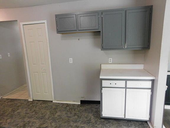 5th image of 2119 Desoto Dr