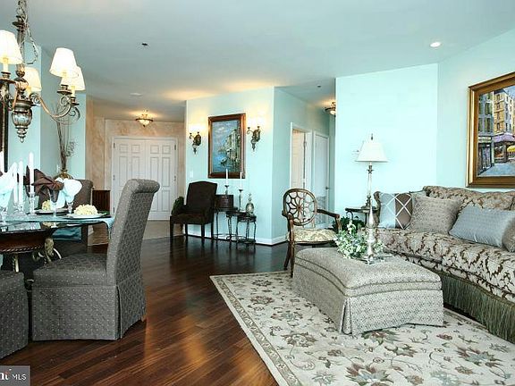 5th image of 100 Harborview Dr Unit 1801