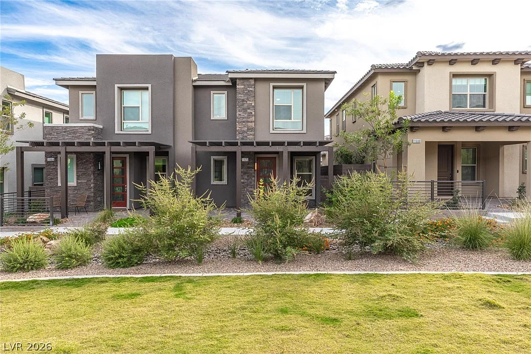 3 bed, 2.5 bath, 1556 sqft, $2,400 — Photo 3