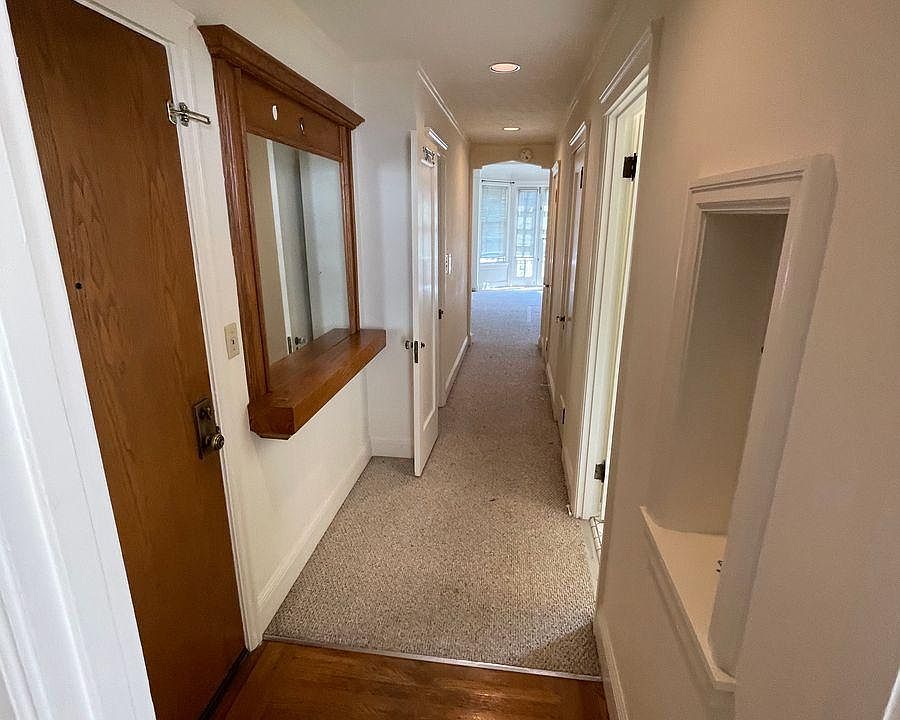 1st image of 960 Pine St #32